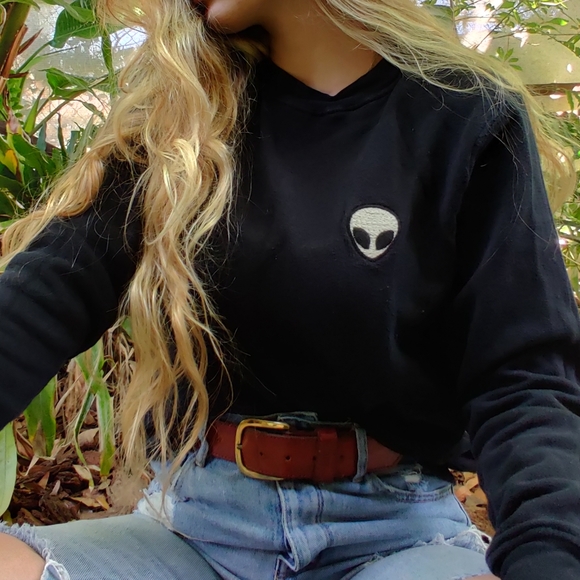 Vintage Sweaters - ✨Black alien sweater